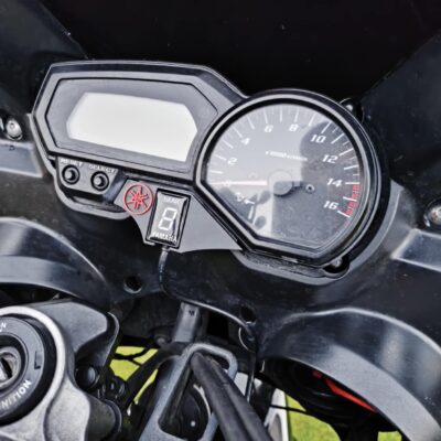 Uchwyt na wyświetlacz biegów fz6 fz8 fz1 s2